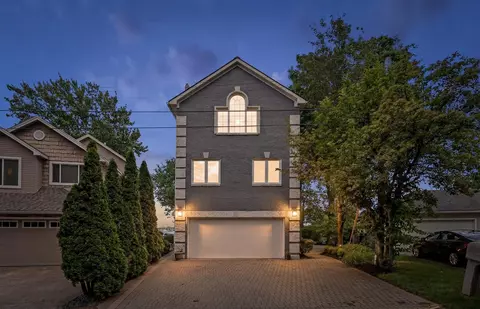 4691 Mapleview, West Bloomfield, MI 48324