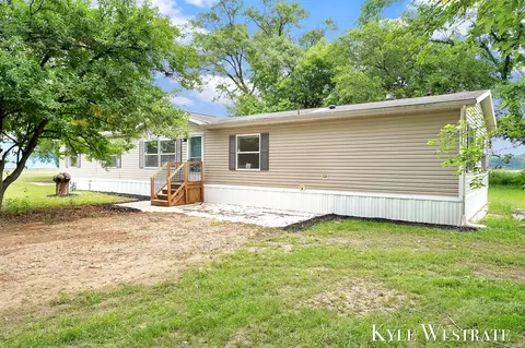 1515 10th, Martin, MI 49070