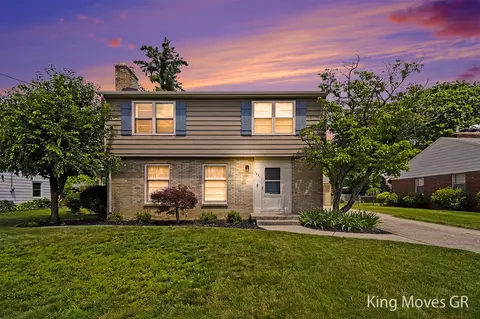 1821 Eastbrook, Grand Rapids, MI 49508