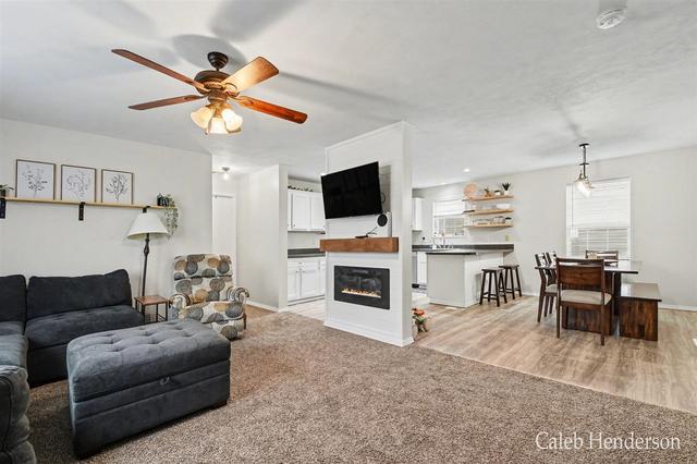 1131 Glasgow, Wayland, MI 49348