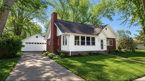 717 Taylor, Chelsea, MI 48118