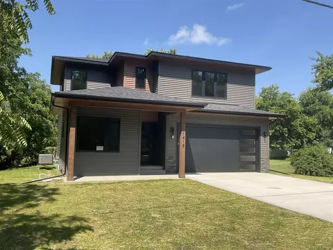 1418 Blue Star, South Haven, MI 49090