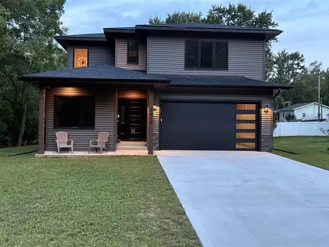 1418 Blue Star, South Haven, MI 49090
