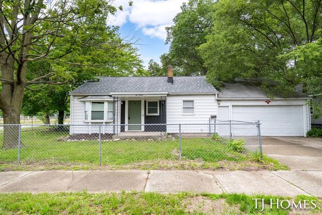 1030 Calvin, Muskegon, MI 49442