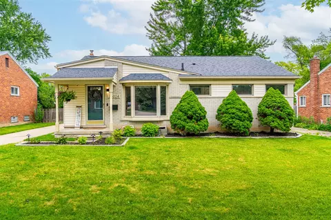 24024 Colchester, Farmington, MI 48336