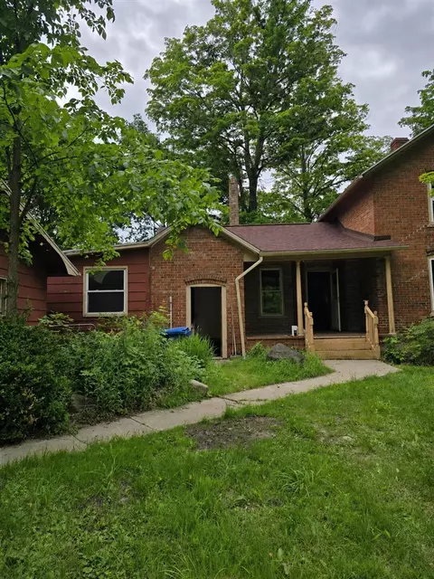 8733 S Cochran, Olivet, MI 49076