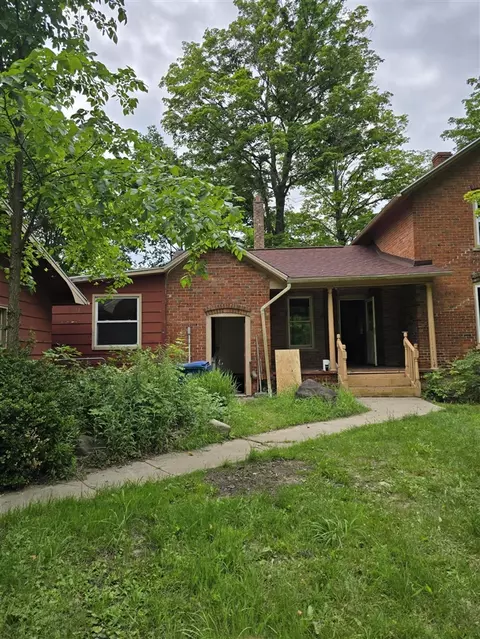8733 S Cochran, Olivet, MI 49076