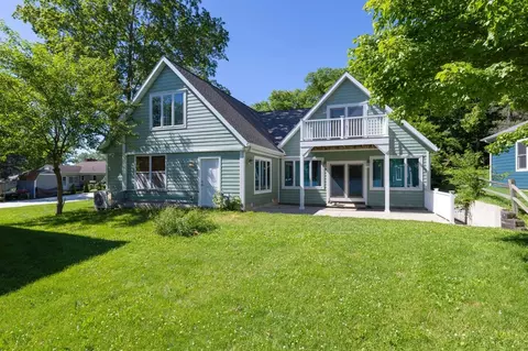 21129 Shore Acres, Cassopolis, MI 49031