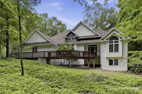2291 Burton Pnes, Grand Rapids, MI 49546