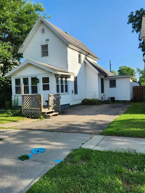 103 E Telegraph, Dowagiac, MI 49047