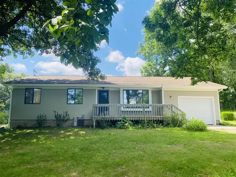 11229 W Snows Lk, Greenville, MI 48838