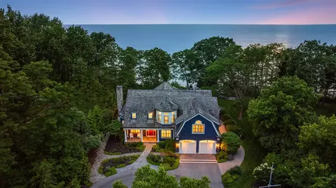 228 74th, South Haven, MI 49090