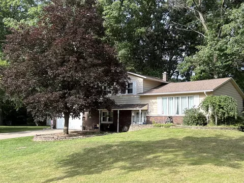 48963 Ye Olde Woods, Mattawan, MI 49071