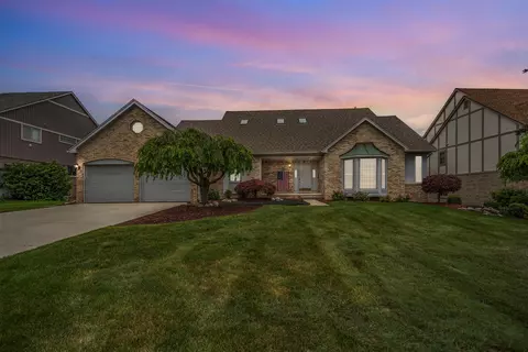 37120 Turnburry, Livonia, MI 48152