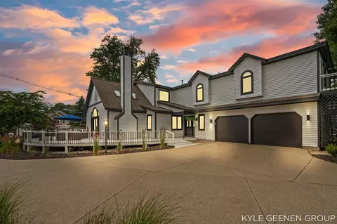 1729 Waukazoo, Holland, MI 49424