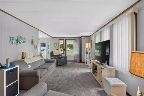 Living - 2550 Dardy, Brooklyn, MI 49230 photo 3 of 6