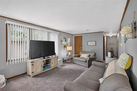 Living - 2550 Dardy, Brooklyn, MI 49230 photo 6 of 6
