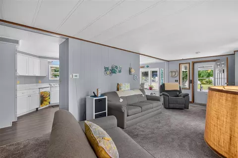 Living - 2550 Dardy, Brooklyn, MI 49230 photo 2 of 6
