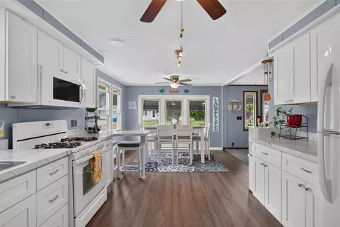 Kitchen - 2550 Dardy, Brooklyn, MI 49230 photo 4 of 5