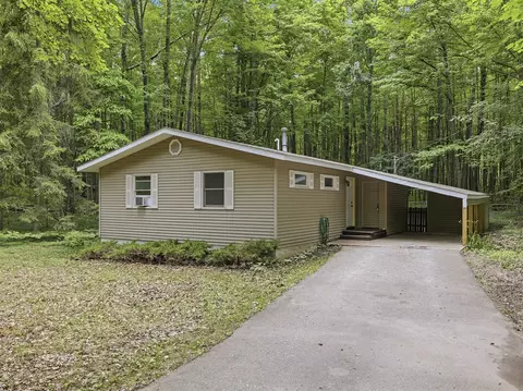 8128 Highland, Canadian Lakes, MI 49346