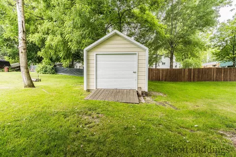 Exterior - 206 E 1st, Stanton, MI 48888 photo 8 of 10