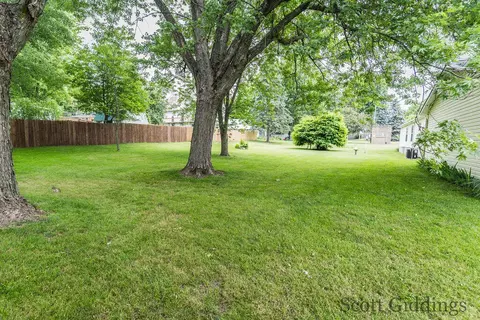 Exterior - 206 E 1st, Stanton, MI 48888 photo 9 of 10