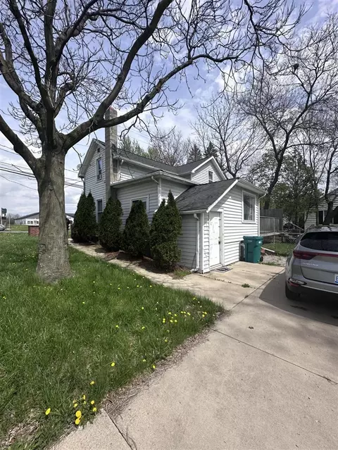 1002 E Oliver, Owosso, MI 48867 photo 13