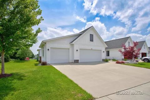 850 Harper Woods #24, Byron Center, MI 49315