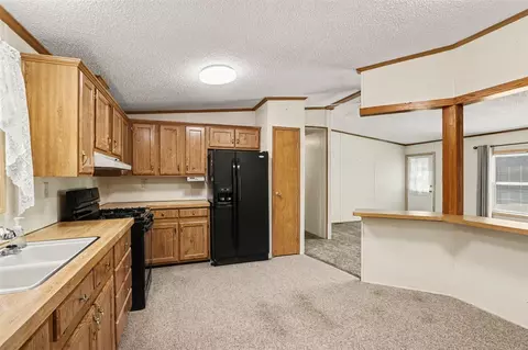 Kitchen - 14164 Riverside, Constantine, MI 49042 photo 2 of 2