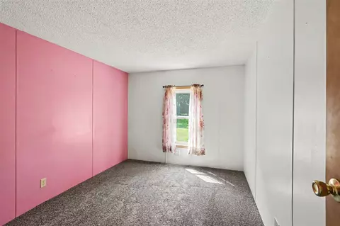 Bedroom - 14164 Riverside, Constantine, MI 49042 photo 2 of 3
