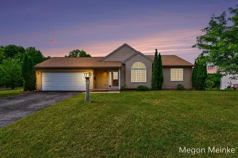 105 Pineview, Belding, MI 48809 photo 28