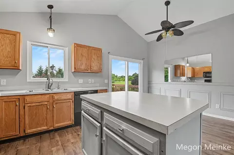 105 Pineview, Belding, MI 48809 photo 5