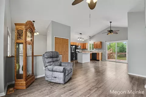 105 Pineview, Belding, MI 48809 photo 10