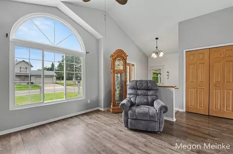 105 Pineview, Belding, MI 48809 photo 11