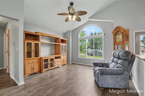 105 Pineview, Belding, MI 48809 photo 12