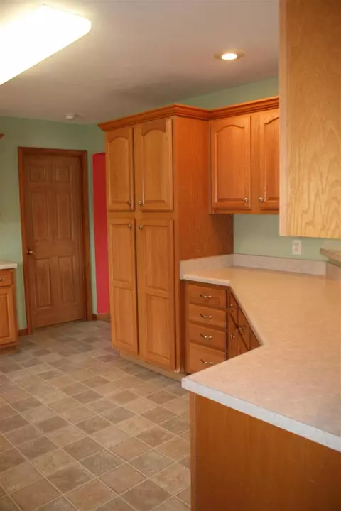 Kitchen - 14021 Pardee, Buchanan, MI 49107 photo 4 of 5