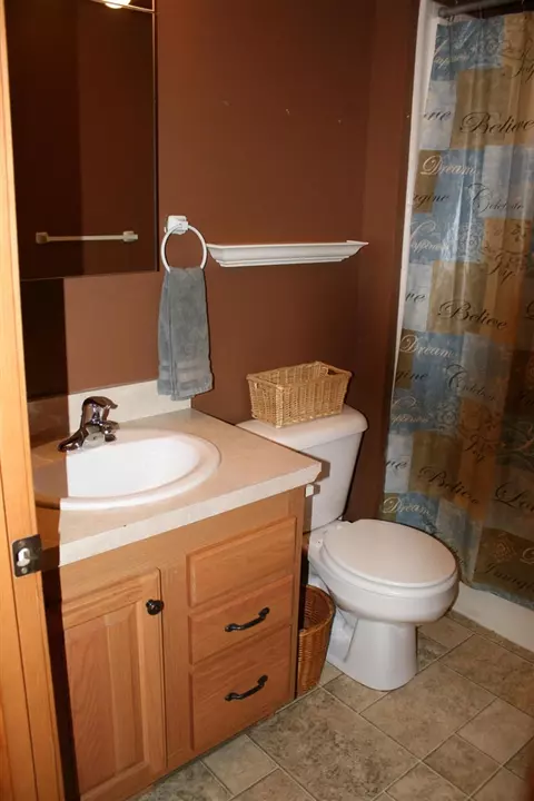 Bath - 14021 Pardee, Buchanan, MI 49107 photo 5 of 6