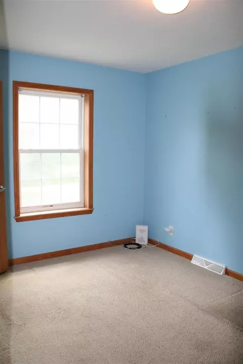 Bedroom - 14021 Pardee, Buchanan, MI 49107 photo 5 of 6