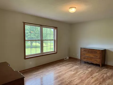 Bedroom - 14021 Pardee, Buchanan, MI 49107 photo 1 of 6