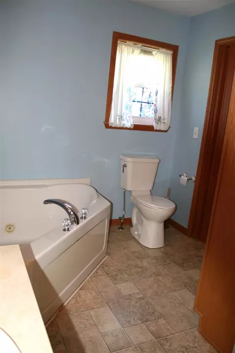 Bath - 14021 Pardee, Buchanan, MI 49107 photo 3 of 6