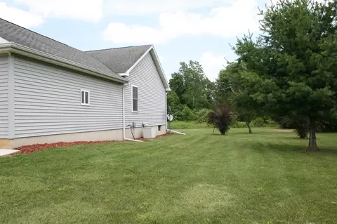 Exterior - 14021 Pardee, Buchanan, MI 49107 photo 9 of 14