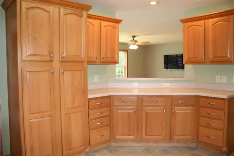 Kitchen - 14021 Pardee, Buchanan, MI 49107 photo 3 of 5