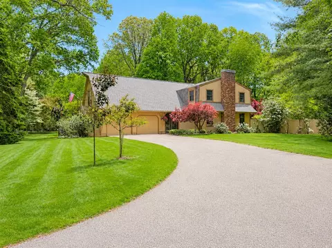 6474 S Walker, Fruitport, MI 49415