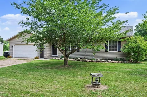 61117 County Road 653, Paw Paw, MI 49079