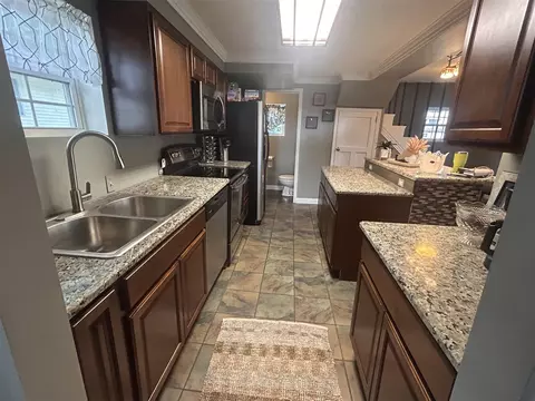 2625 Lansing, Crystal, MI 48818