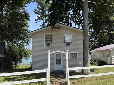 Exterior - 141 S Beechwood, Stanton, MI 48888 photo 6 of 9
