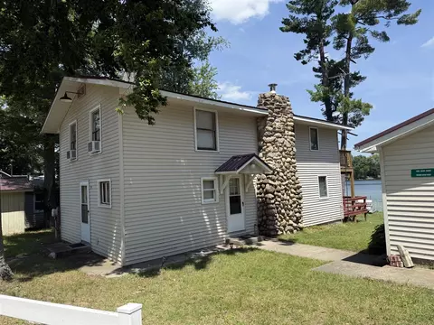 Exterior - 141 S Beechwood, Stanton, MI 48888 photo 3 of 9