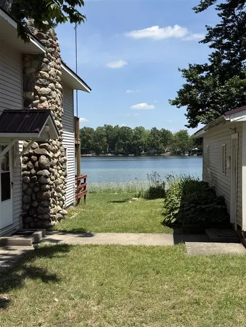 Exterior - 141 S Beechwood, Stanton, MI 48888 photo 5 of 9