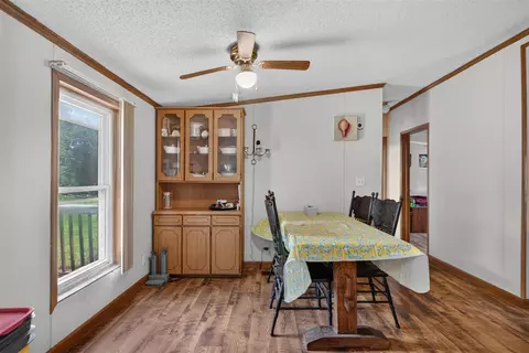 Dining - 6455 Jordan, Jackson, MI 49201 photo 1 of 2