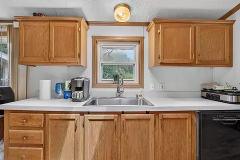 Kitchen - 6455 Jordan, Jackson, MI 49201 photo 2 of 3